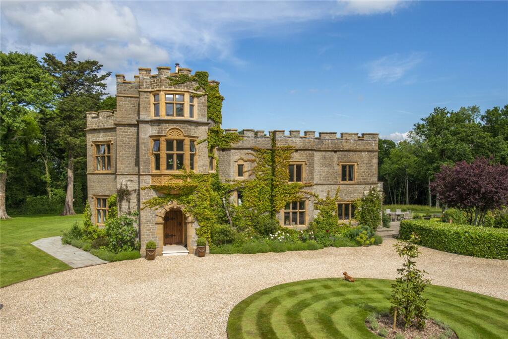 Hilfield Manor