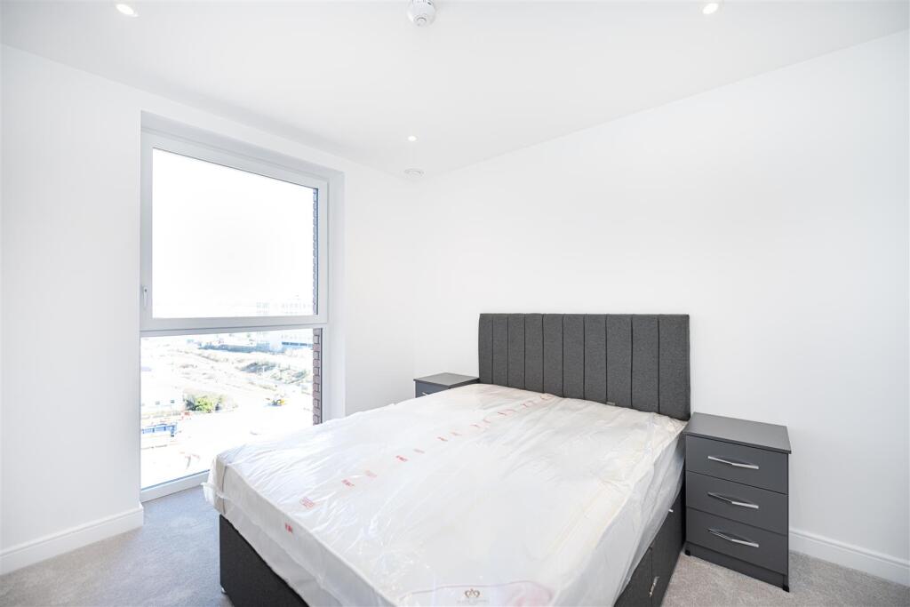 Bedroom   .jpg