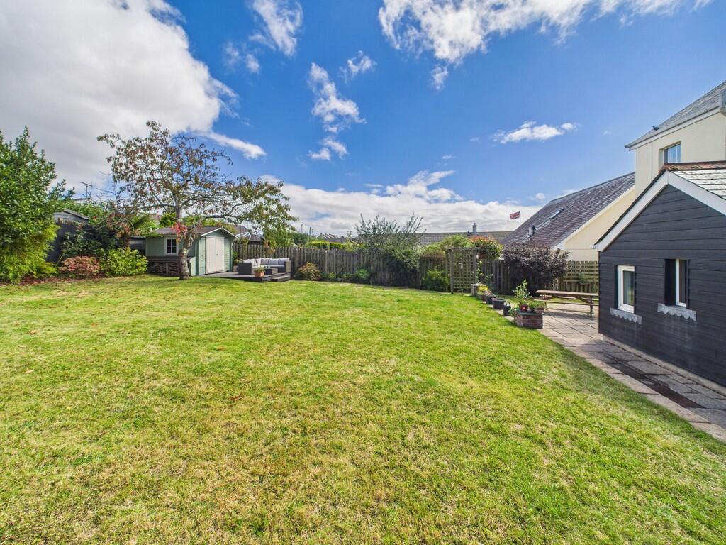 CAM02089G0-PR0561...