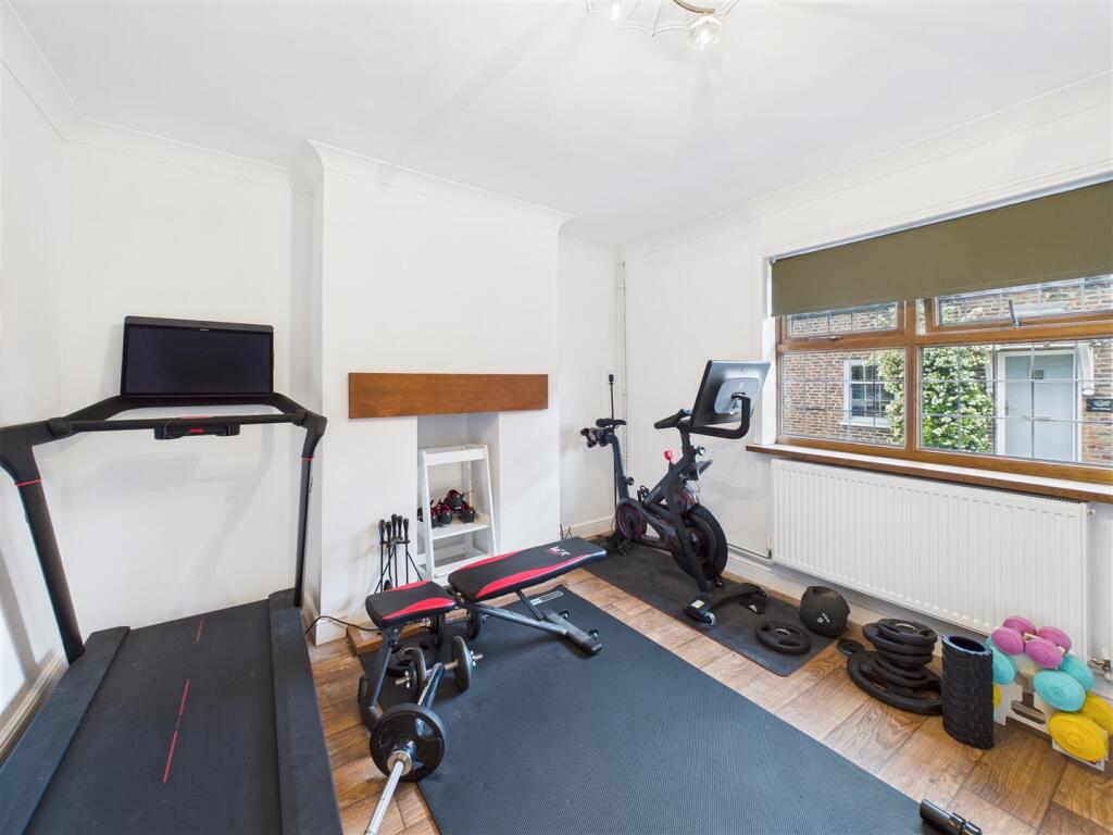RECEPTION ROOM/ GYM