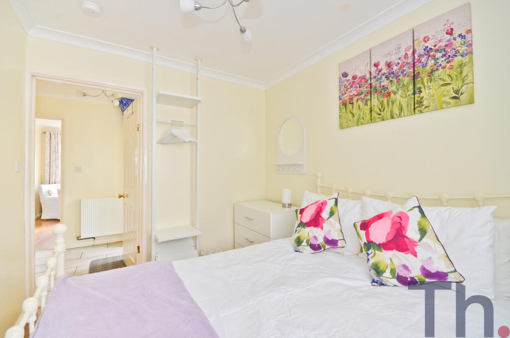 Bedroom 1.JPG