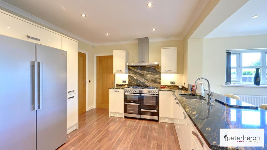 Kitchen/Diner &amp; Family Area