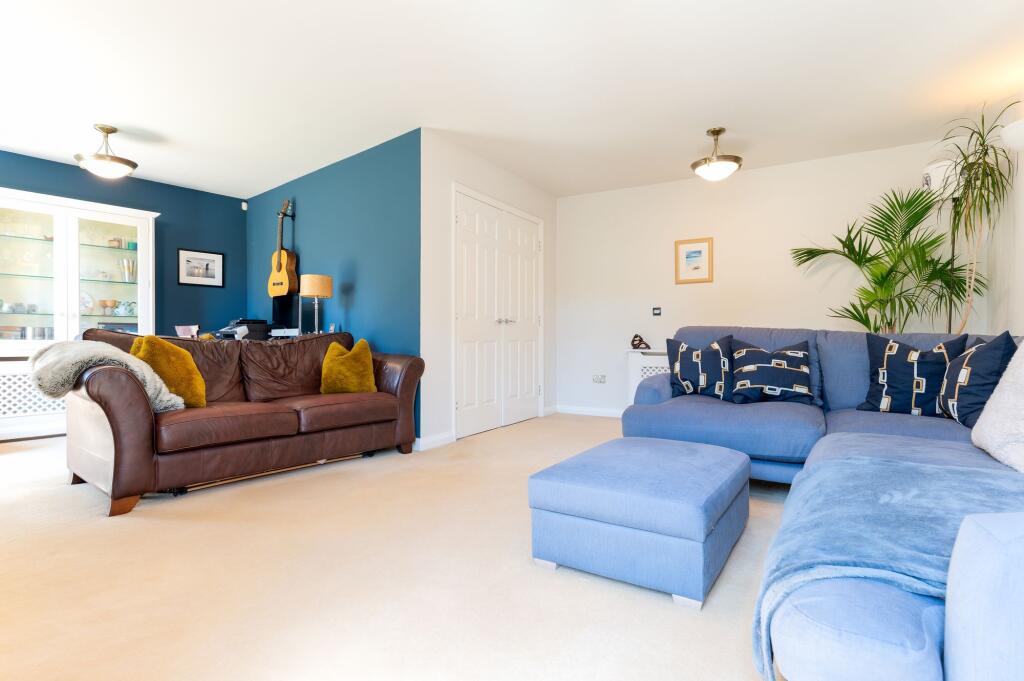 KITCHEN DINER AND FABULOUS SITTING/DINING ROOM