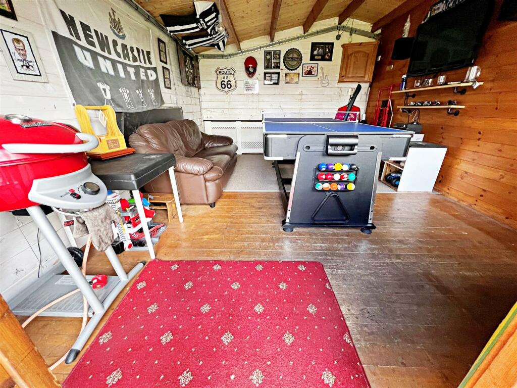 SUMMER HOUSE