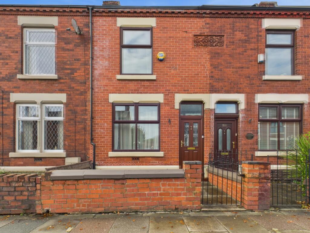 CAM03729G0-PR0161-STILL002