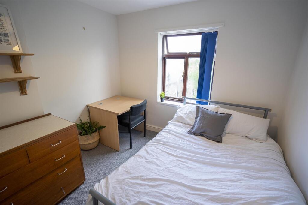 Bedroom2.jpg