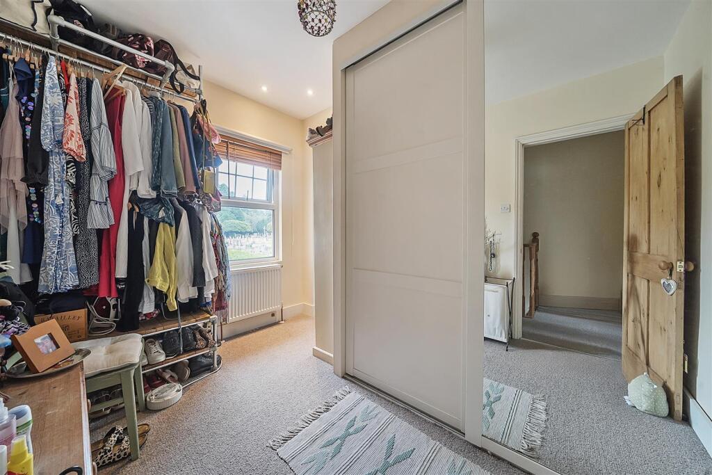 Dressing Room/Bedroom 4