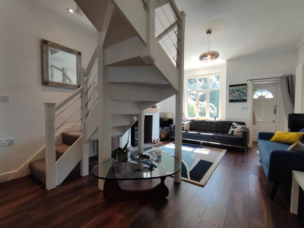 Living Area 3