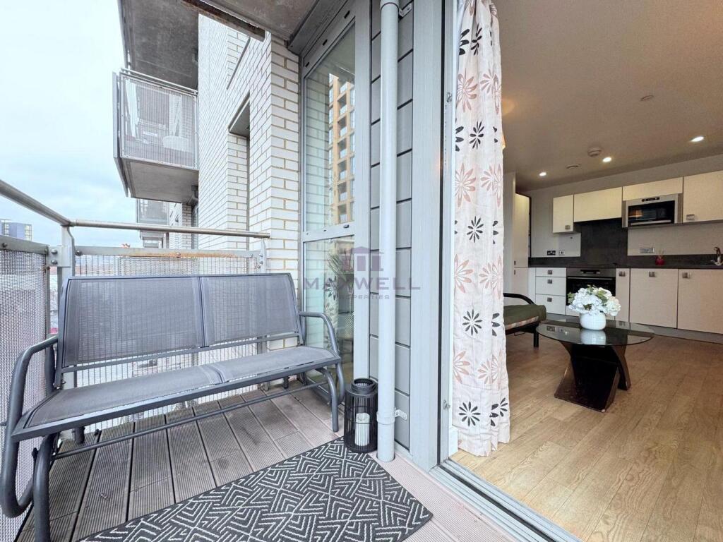 LARGE STUDIO FOR RENT IN LEWISHAM, SE13