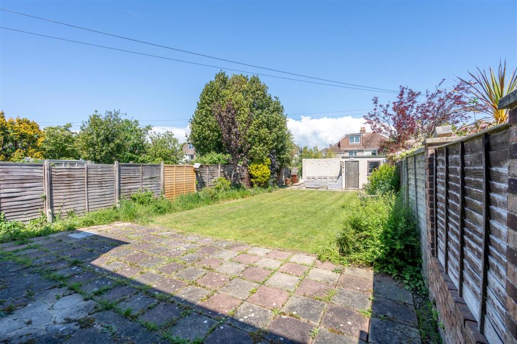 Rear Garden (2).jpg