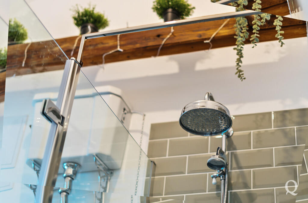 f2f54eb8-a6af-428...