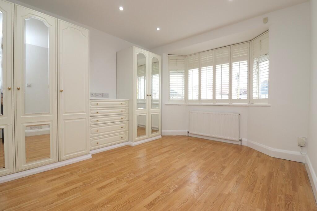 37 Kingsmead Aven...