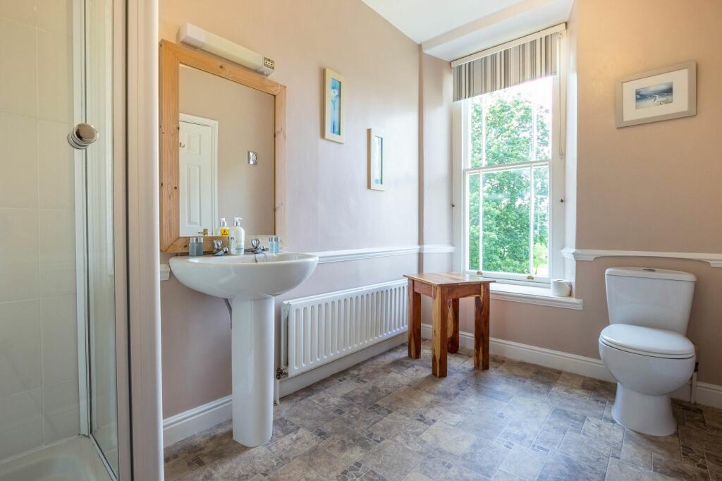 EN SUITE