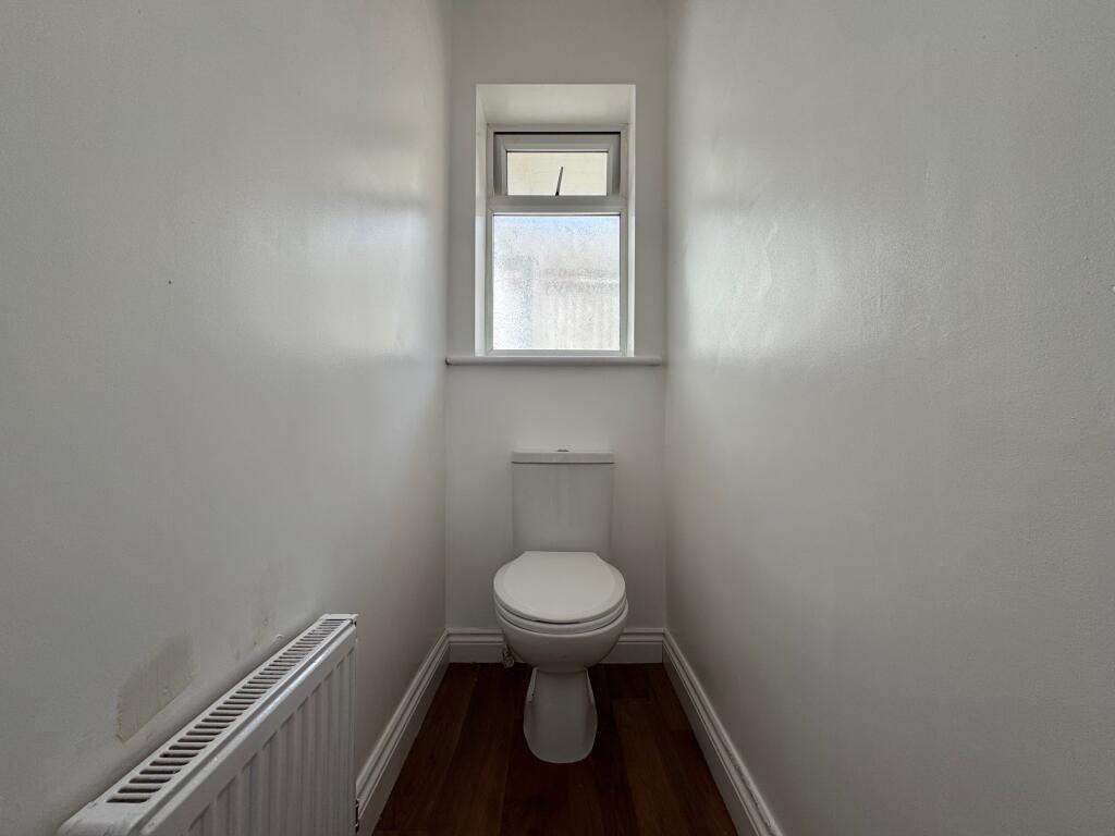 Cloakroom/wc