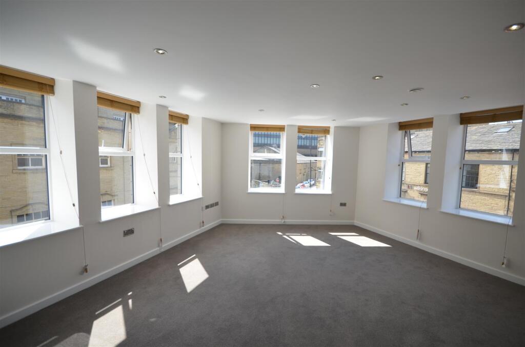 Lounge/Kitchen
