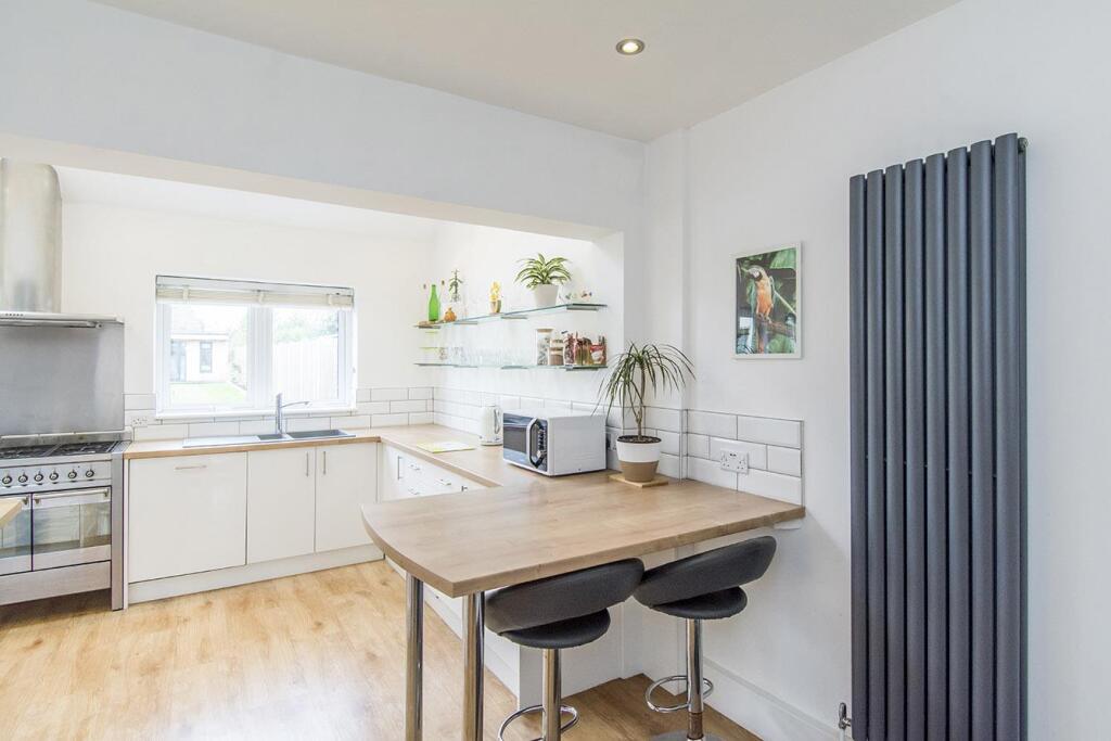 Kitchen/Breakfast Area