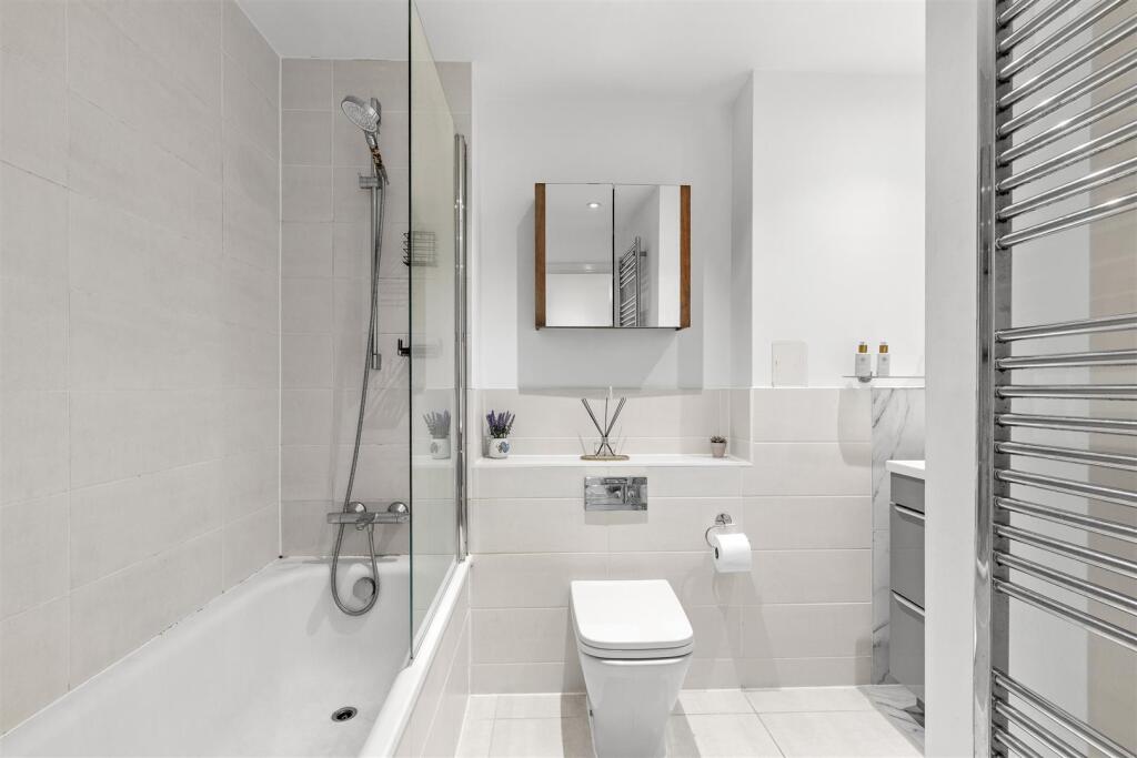 9 Sheraton Court, Bartlett Crescent, HP12 3DY-3.jp