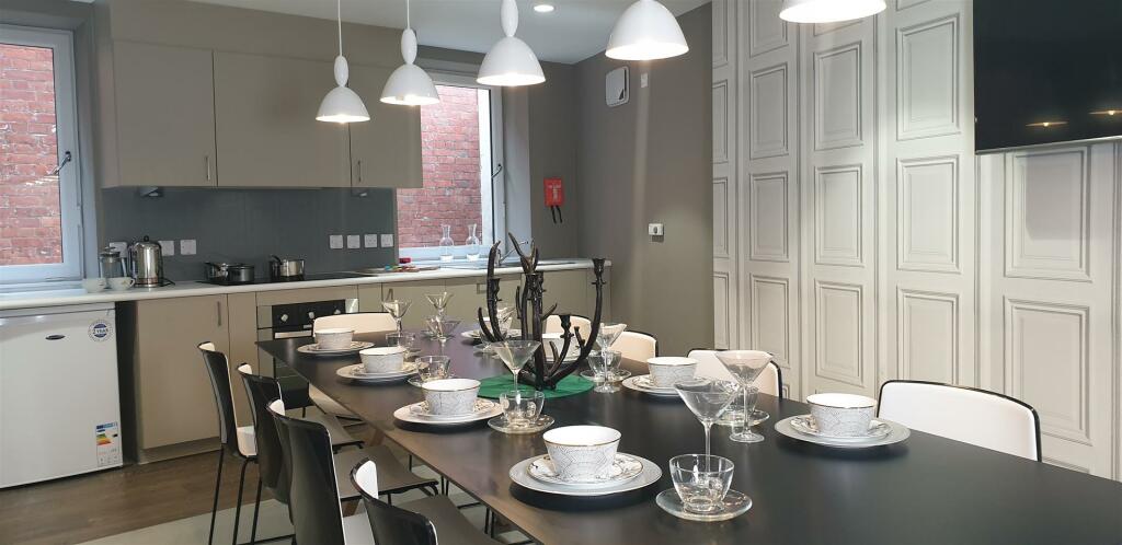 Private dining room.jpg
