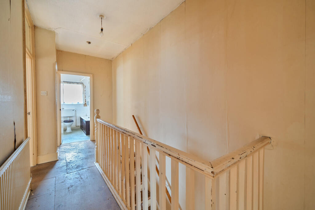 1371414-4-68f25a3...