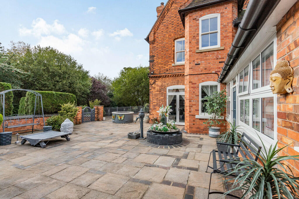 8479735-exterior2...