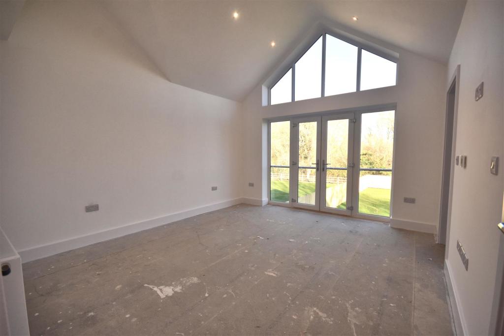 Bedroom 1.jpg