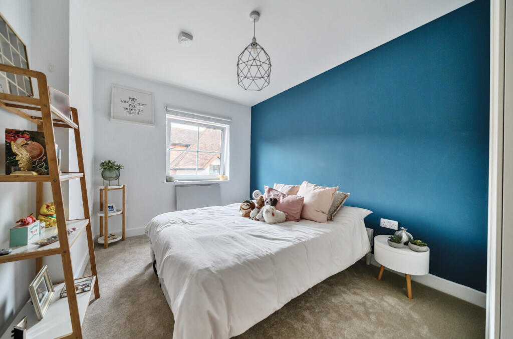 1305532-12-684311...