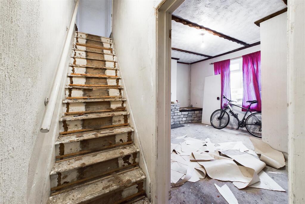 3 - 5 Hinton Road, Greenbank, Bristol BS5 6HA |Fre