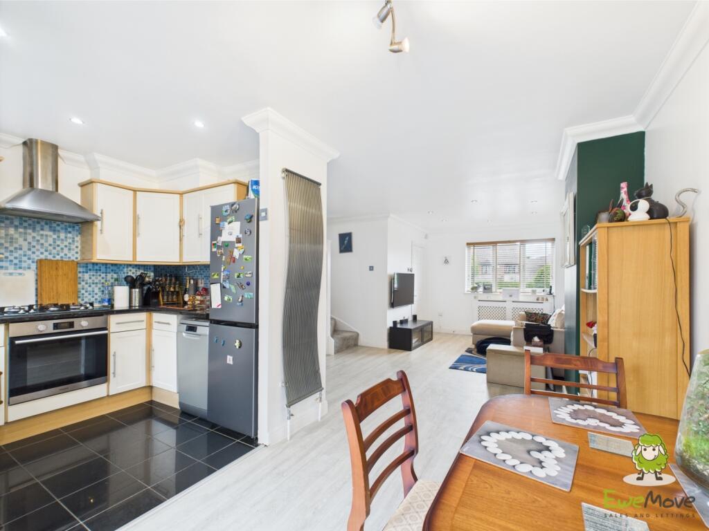 EweMove Estate Agents Basingstoke - Chaldon Green