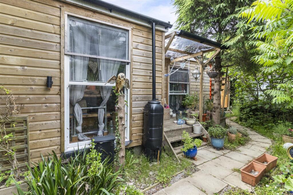 Timber framed dwelling