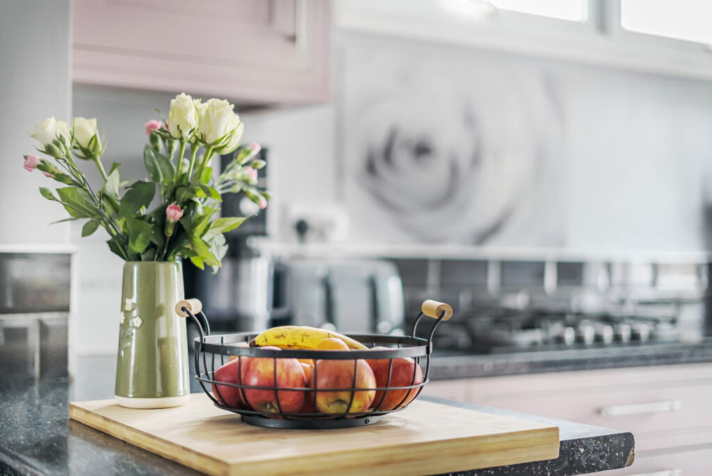 1368856-19-68f282...