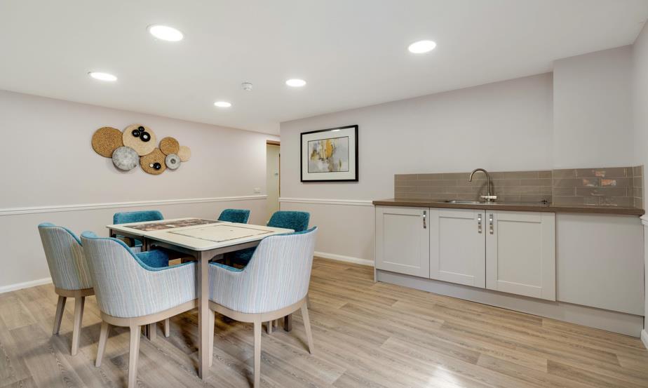 050722-threadneedle-court-kitchen-2.jpg