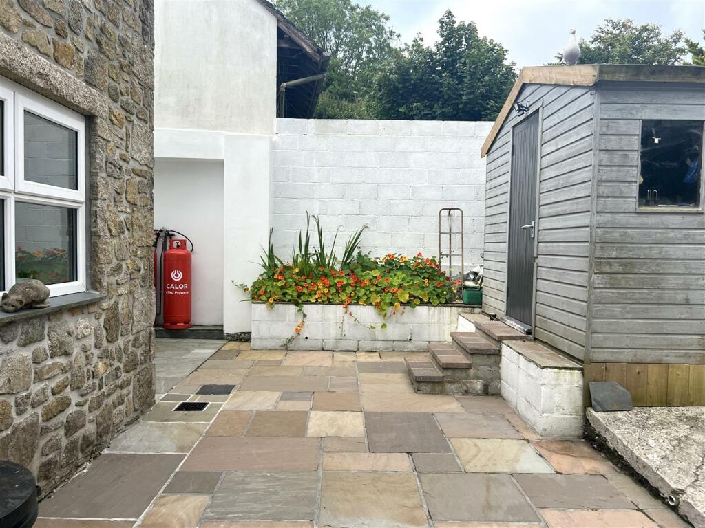 Garden &amp; Elevations