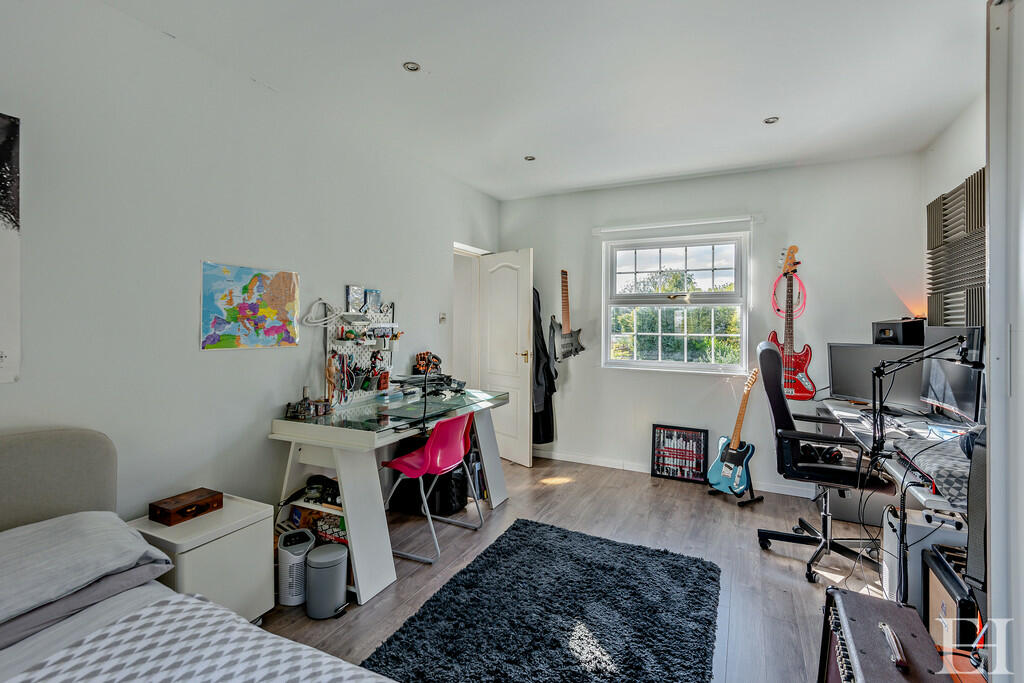 8614765-interiorW...