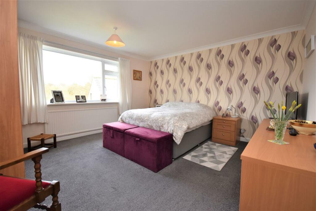 Bedroom 1.JPG