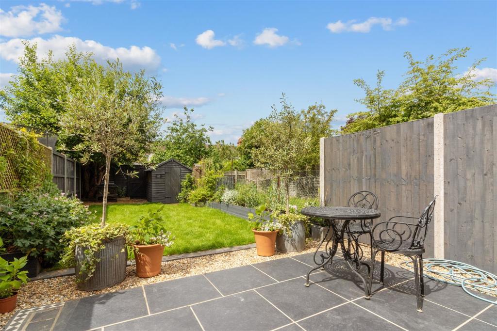 Large West Facing Garden