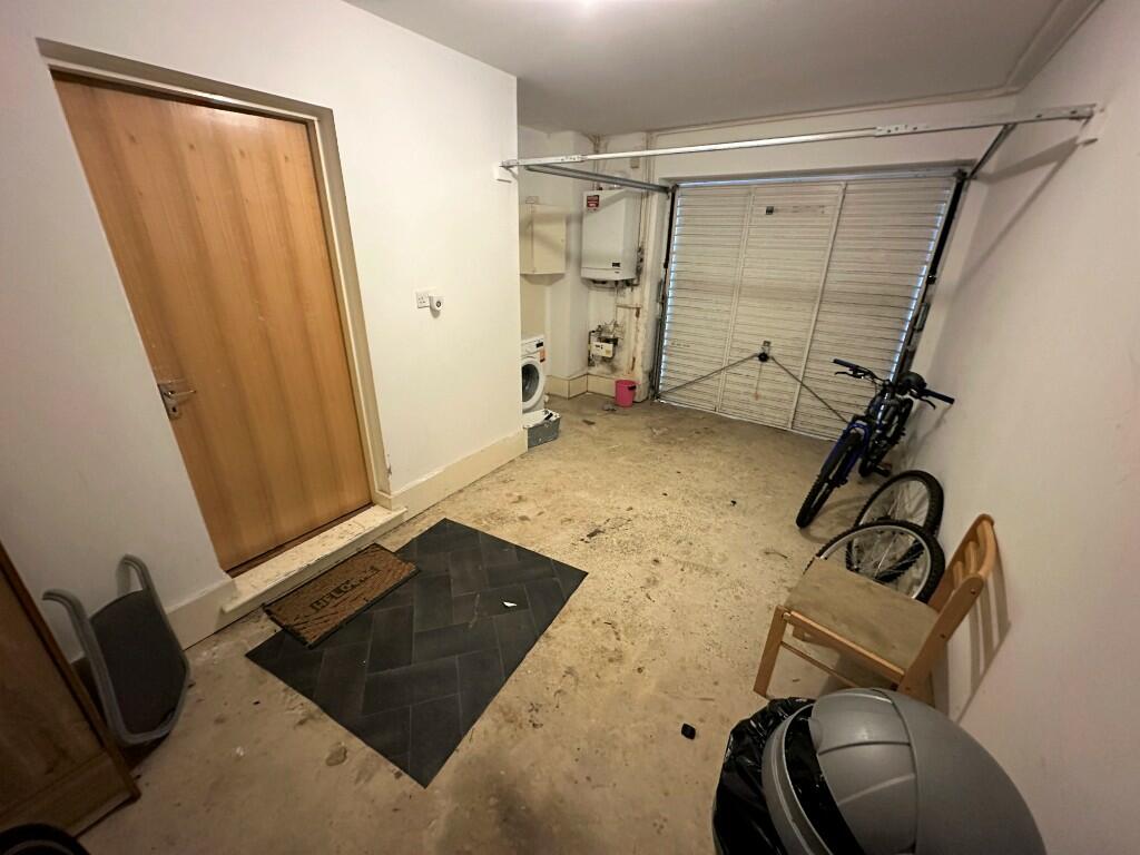 INTEGRAL GARAGE