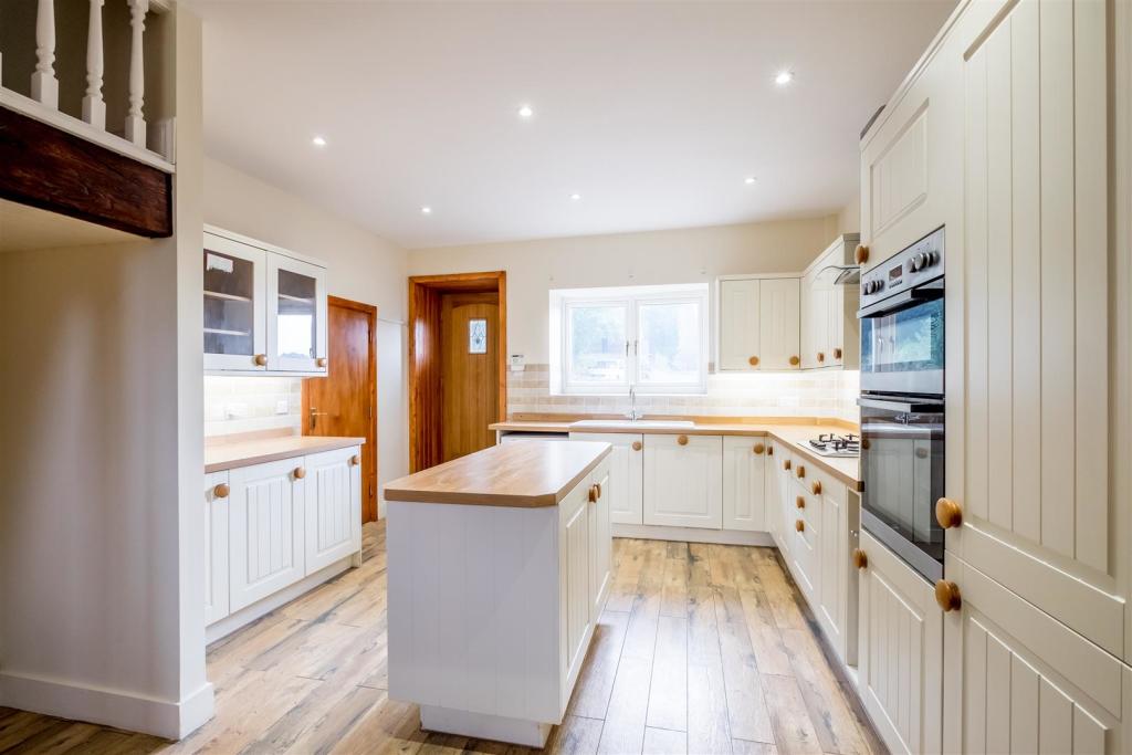 Kitchen diner
