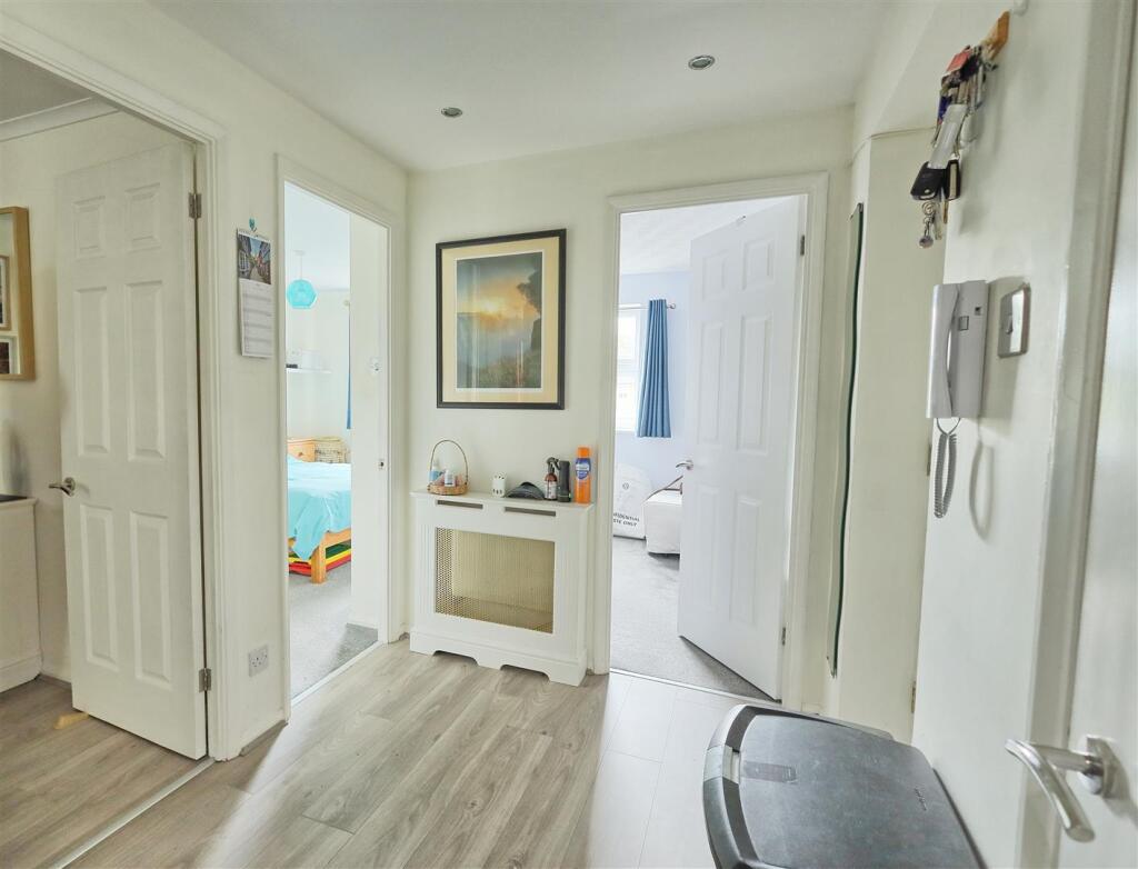 ENTRANCE HALLWAY