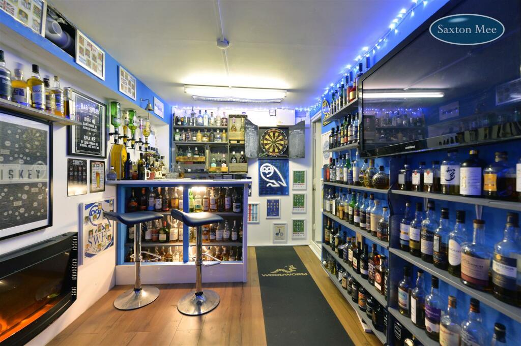 bar 1 b.jpg