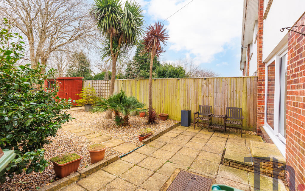 Patio &amp; Easy Maintenance Garden