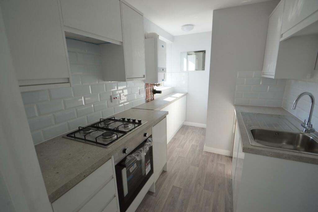 Church View flat kitchen.JPG