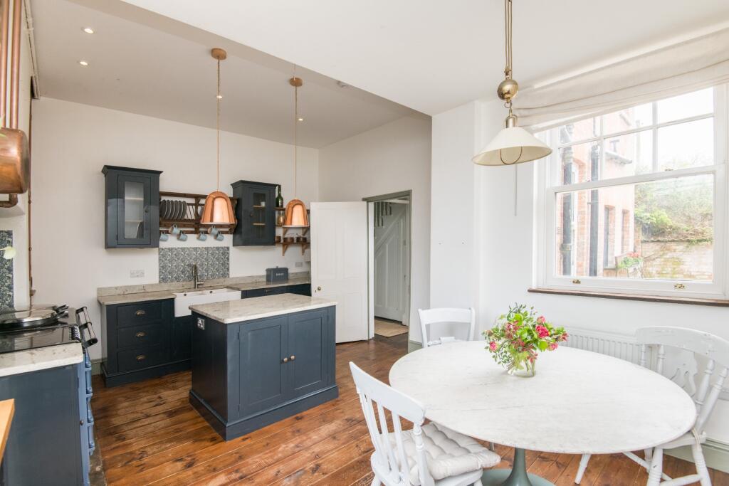Kitchen/Breakfast Room