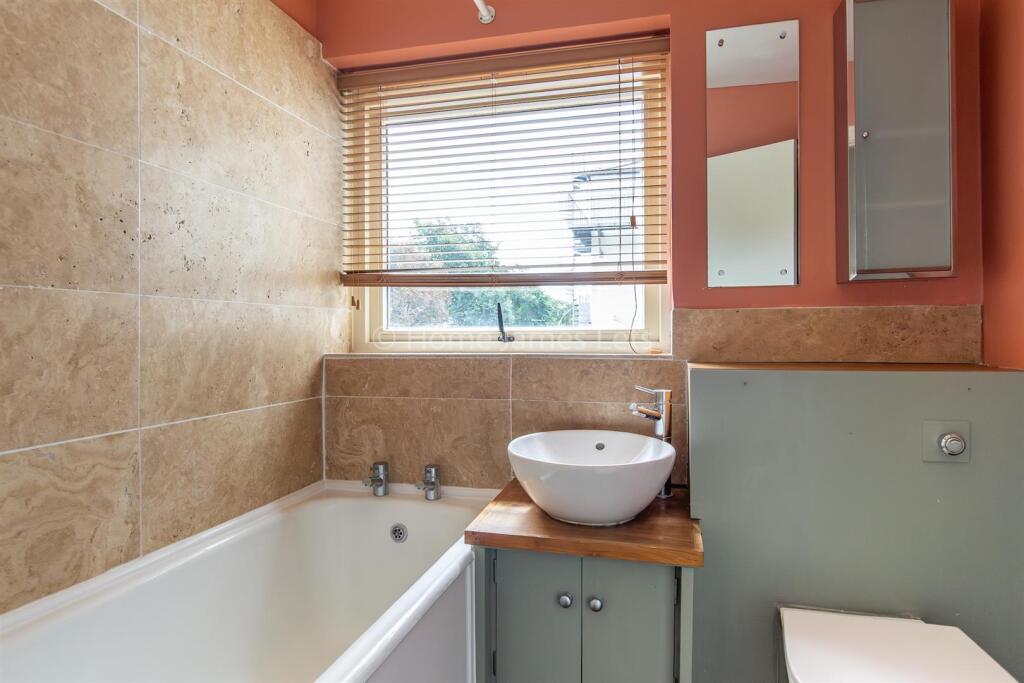Bathroom(1).jpg