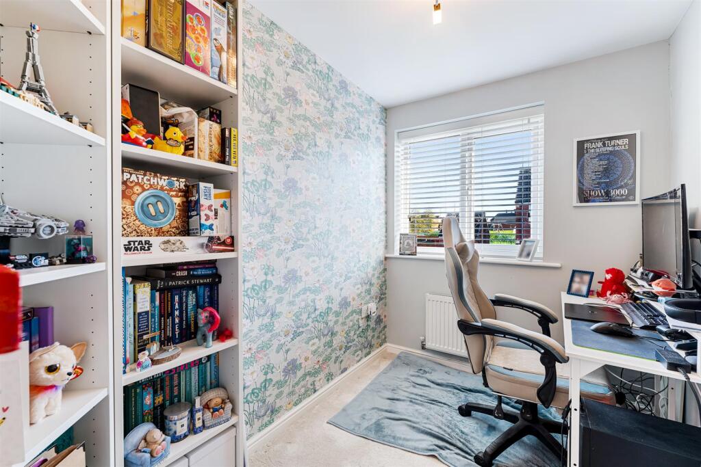 73 Hillside Avenue bedroom 3.jpg