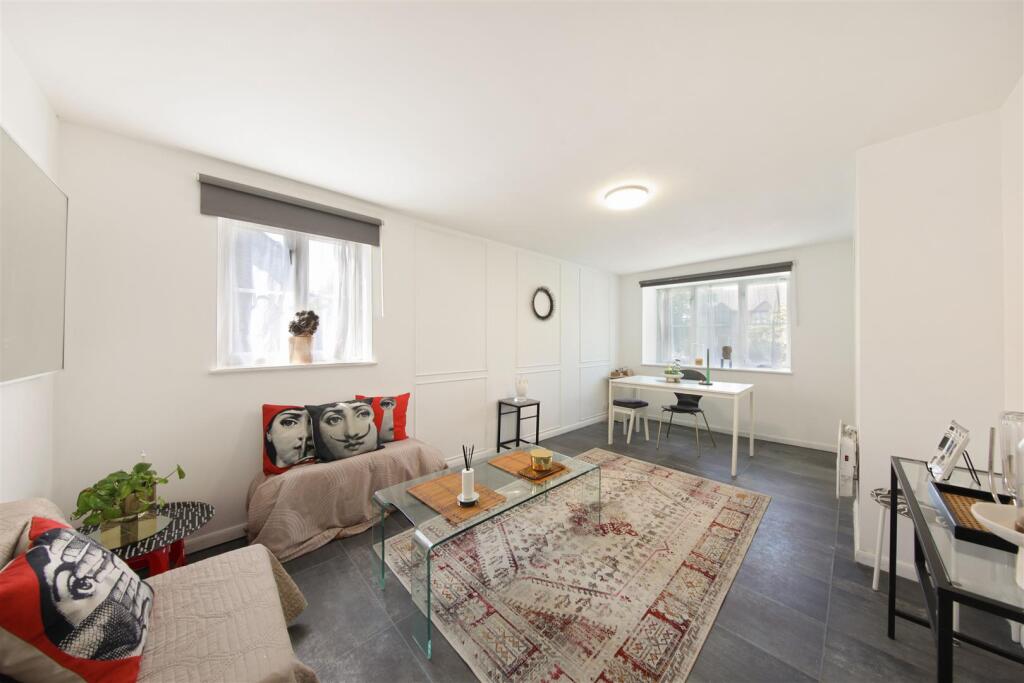 6 Cygnet Close - uRYILHoV9FXrv3wzD6Bl.jpg