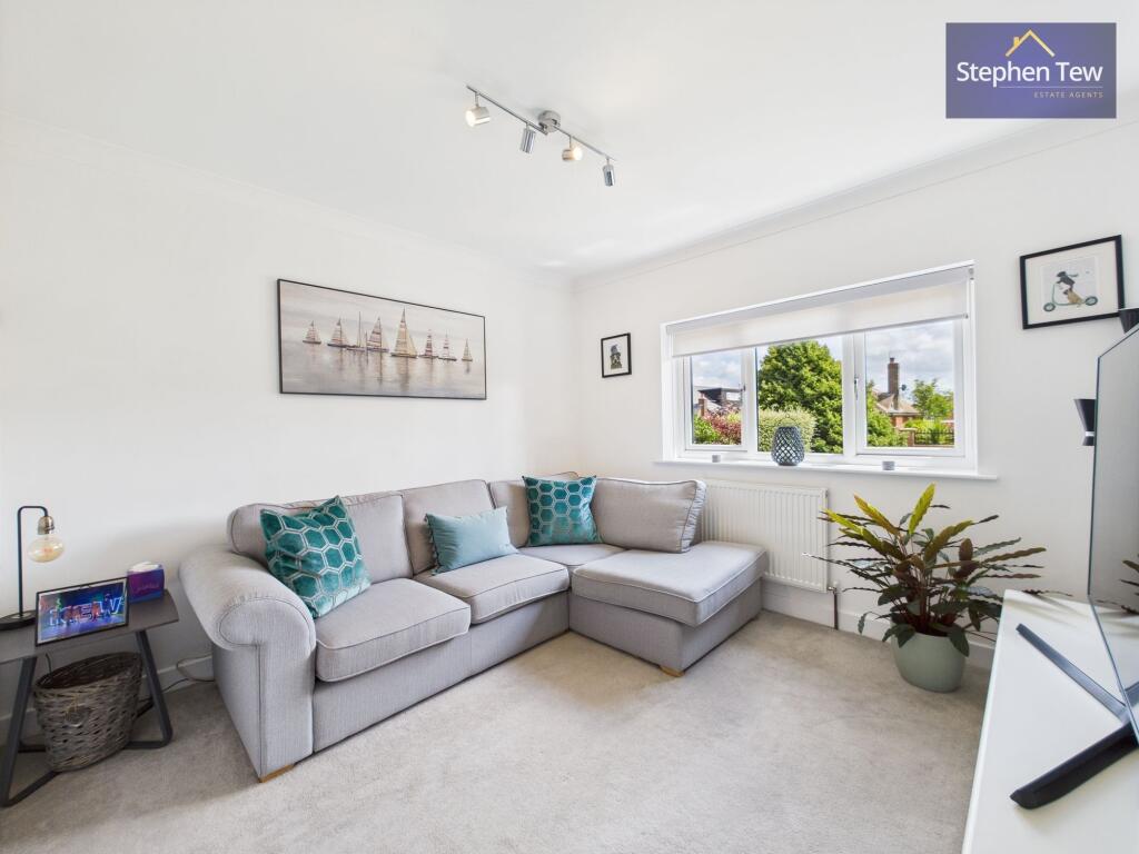 Living Room/Bedroom 5