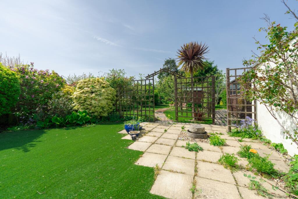 20240501052919 - 75R05539-HDR - 9 Rosemary Avenue,