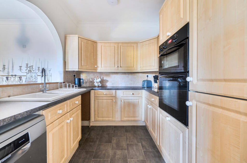 1370786-12-68f0dd...