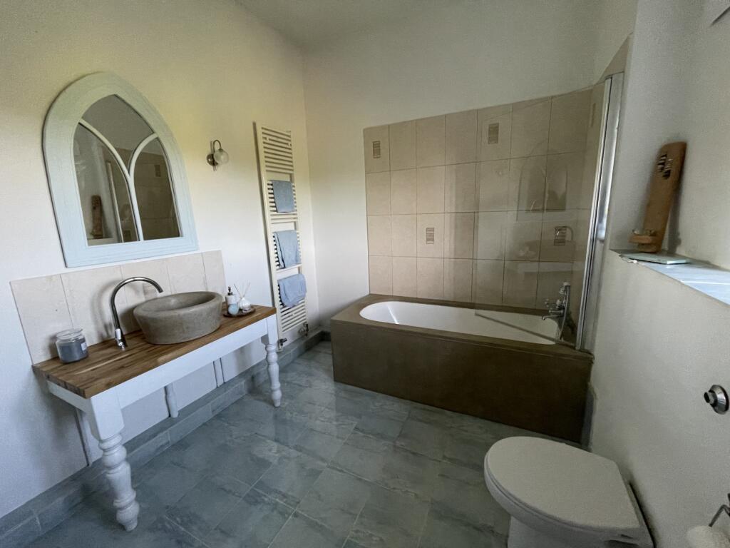 bath lav farm