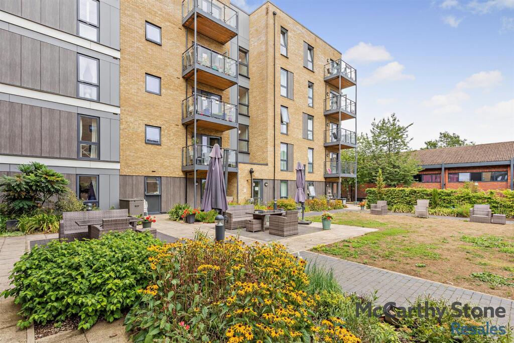 8657596-exterior05-800.jpg